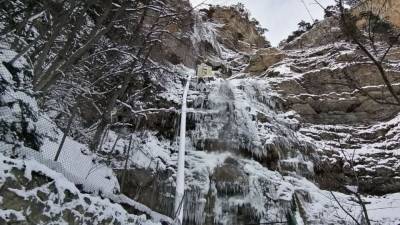 «Какая мощь»: в Крыму показали, как сегодня выглядит самый длинный водопад Учан-Су