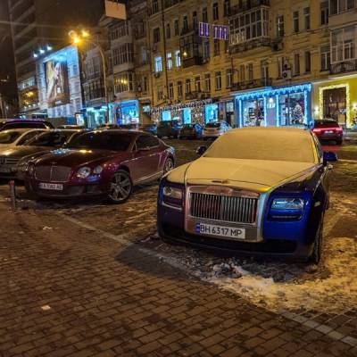 В Киеве засветились два суперкрутых авто — стоят десятки миллионов