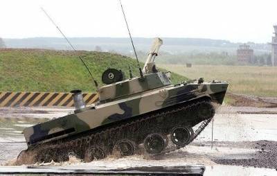МО РФ опубликовало кадры десантирования боевых машин БМД-4 под Костромой