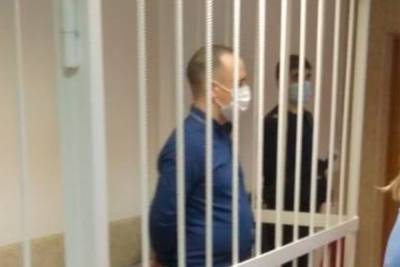 Вытолкнувший молодую жену из окна российский полицейский получил 14 лет