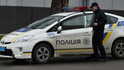 Полиция Харькова забрала детей из квартиры-помойки
