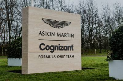 Видео: Себастьян Феттель приехал на базу Aston Martin
