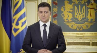 Украинцев привлекут к важным решениям, – Зеленский приветствовал принятие закона о референдуме