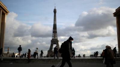 Во Франции за сутки выявили более 22 тысяч случаев коронавируса