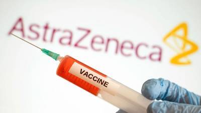 Руководитель Astrazeneca заявил об отставании компании от графика производства вакцины