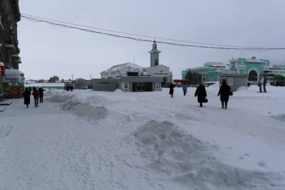 «Пригвоздили бы к сугробу»: мэр амурского города раскритиковал Новосибирск за уборку снега