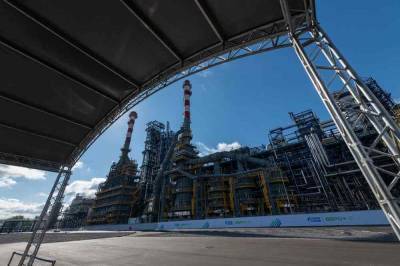 Нефтеперерабатывающие заводы в России остались без заказов