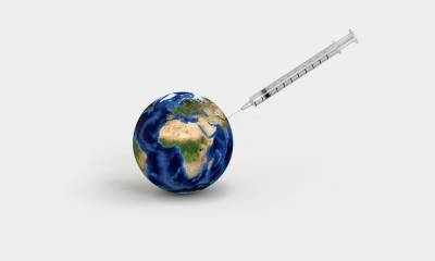 Российские эксперты предупредили об опасности покупки иностранных вакцин от коронавируса