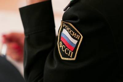В Челябинске судебные приставы взыскали с таксиста 112 штрафов от ГИБДД