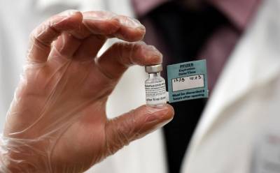 Новая жертва Pfizer: в Словакии после прививки умер мужчина