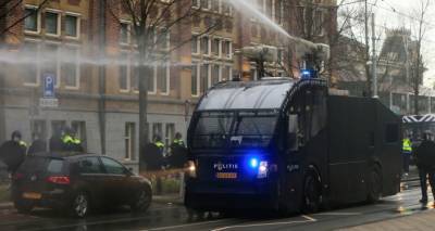 Вечер прошел мирно: названо число задержанных на акциях протеста в Нидерландах