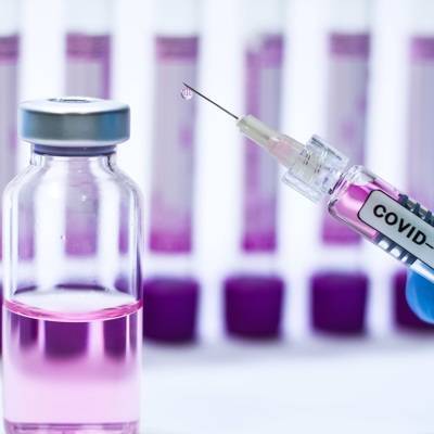 Почти 300 добровольцев привиты вакциной от COVID-19 "КовиВак"