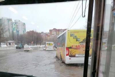 Рязанцы в соцсетях пожаловались на залитую водой улицу Новоселов