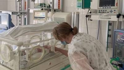 Врачи в Челябинске спасли беременную с 100% поражением легких