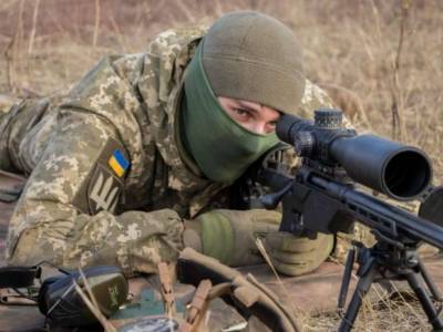 На Донбассе боевики ранили украинского воина