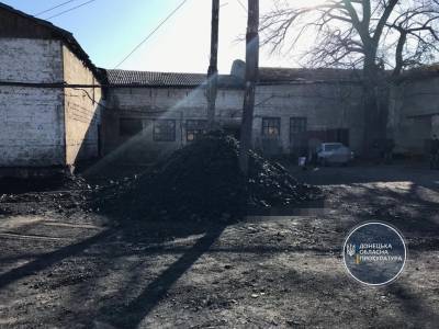 На Донбассе два украинца незаконно добывали уголь на закрытой шахте