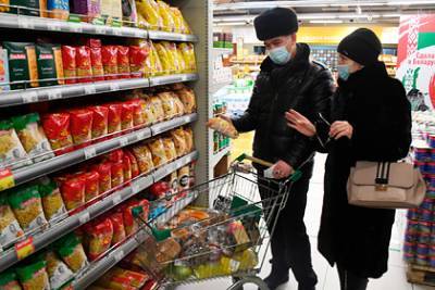 Траты россиян на базовые продукты питания резко выросли