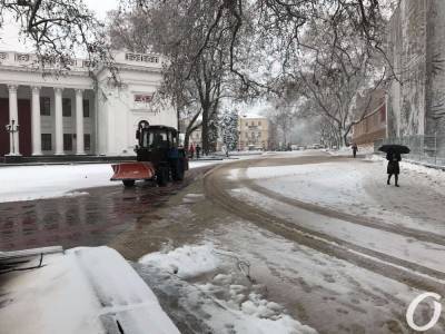 Сильный снегопад в Одессе: как выглядит центр города (фото)
