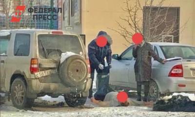 Тюменцы обнаружили в заведенной машине труп