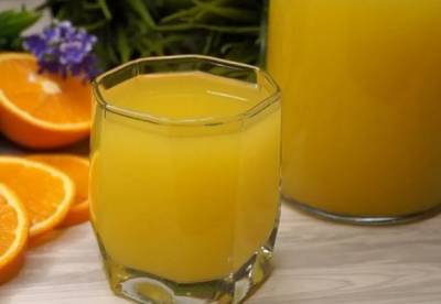 Медики рассказали, чем опасен апельсиновый сок