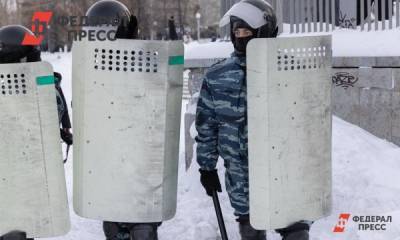 Пинавший машину ФСБ на митинге ТикТокер Лакеев попросил прощения