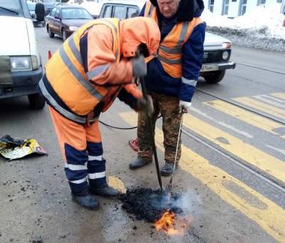 Дорожники Ульяновска начали ямочный ремонт