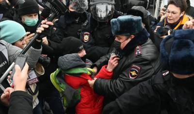 Детей, участвовавших в московском митинге 23 января, поставят на учет в школах