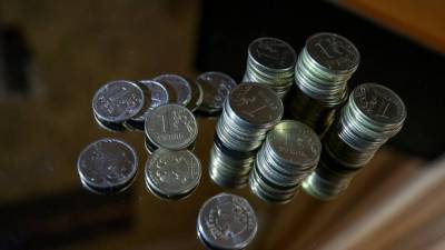 Жители России купили валюту почти на 5 млрд долларов в 2020 году