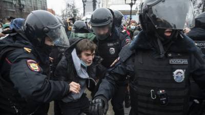 В ряде регионов России допрашивают школьников, участников протестов