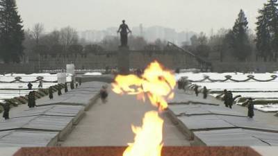 По всей России проходят памятные мероприятия по случаю 77-й годовщины снятия блокады Ленинграда