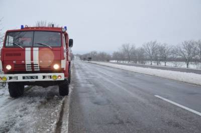 Николаевскую область накрыла мощная метель: полиция контролирует дороги и обещает штрафовать за нерасчищенный снег (фото, видео)