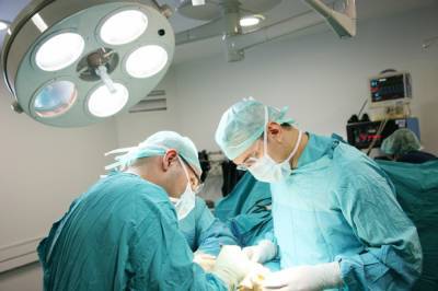 В Астрахани хирурги спасли жизнь мужчине с редкой патологией кишечника