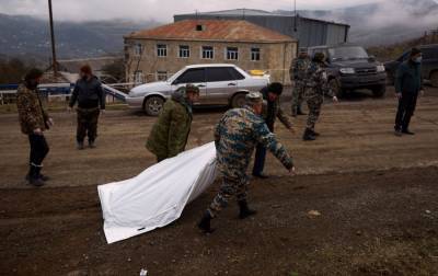 Азербайджан передал армянской стороне тела погибших в Карабахе солдат