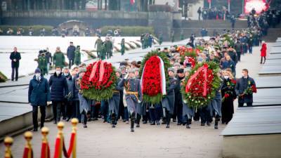 Мероприятия в честь снятия блокады Ленинграда прошли на Пискаревском кладбище