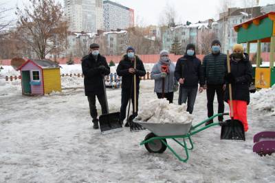 Волонтеры Рязанского отделения СберБанка приняли участие в уборке снега