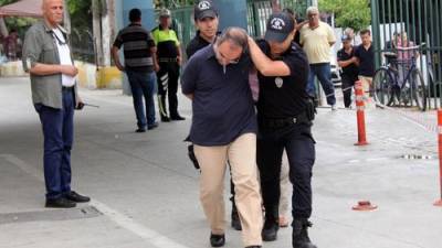 В Турции продолжаются аресты высокопоставленных отставных военных