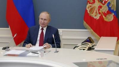 Путин заявил о риске столкнуться с разрушением базовых свобод