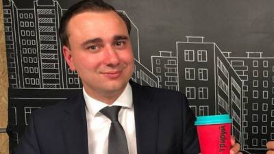 Директор ФБК Жданов сообщил об обысках в квартире Навального