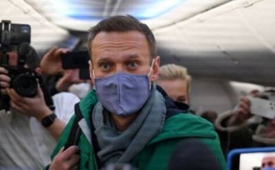 Полиция пришла с обысками в квартиры Навального, его жены и в студию «Навальный Live»