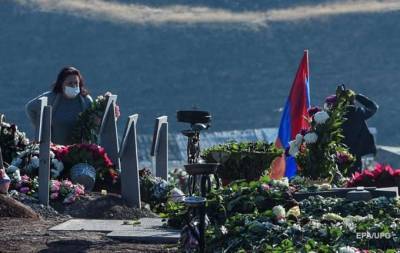 Азербайджан передал армянской стороне тела 30 погибших в Карабахе солдат