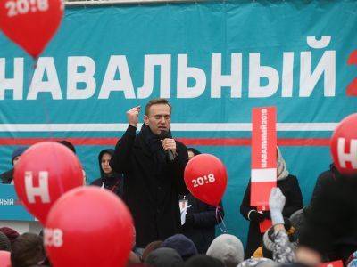 В студии "Навальный Live" и в офисе ФБК проходят обыски