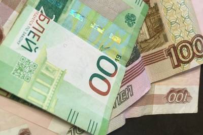 Грабитель выхватил деньги у 86-летней смолянки возле банкомата в Сафонове