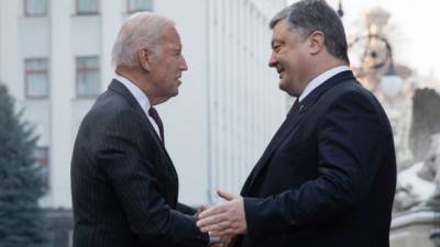 На Украине возбудили новые уголовные дела в отношении Порошенко и Байдена