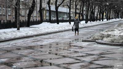 МЧС предупредило о сильной гололедице в Москве