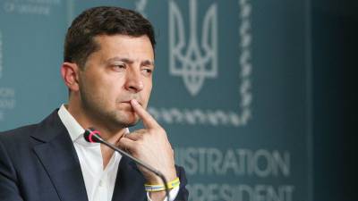 Зеленский отозвал из Рады проект закона о роспуске КС Украины