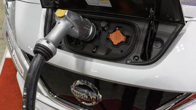Nissan перейдет на выпуск электромобилей