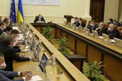 В Украине изменятся штрафы, пенсии и зарплаты: Кабмин представил реформу