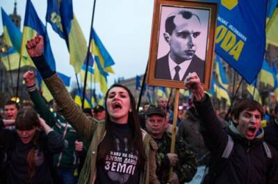 Українцям пояснили, чому Бандеру доведеться полюбити всім