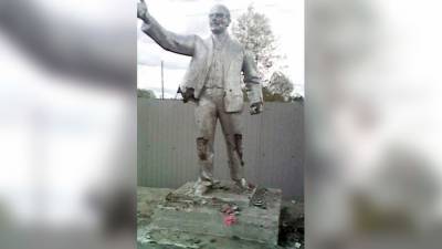 Украинцы снесли последний памятник Ленину в стране