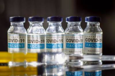 Шмыгаль рассказал, стоит ли ждать бесплатную ковид-вакцинацию в этом году